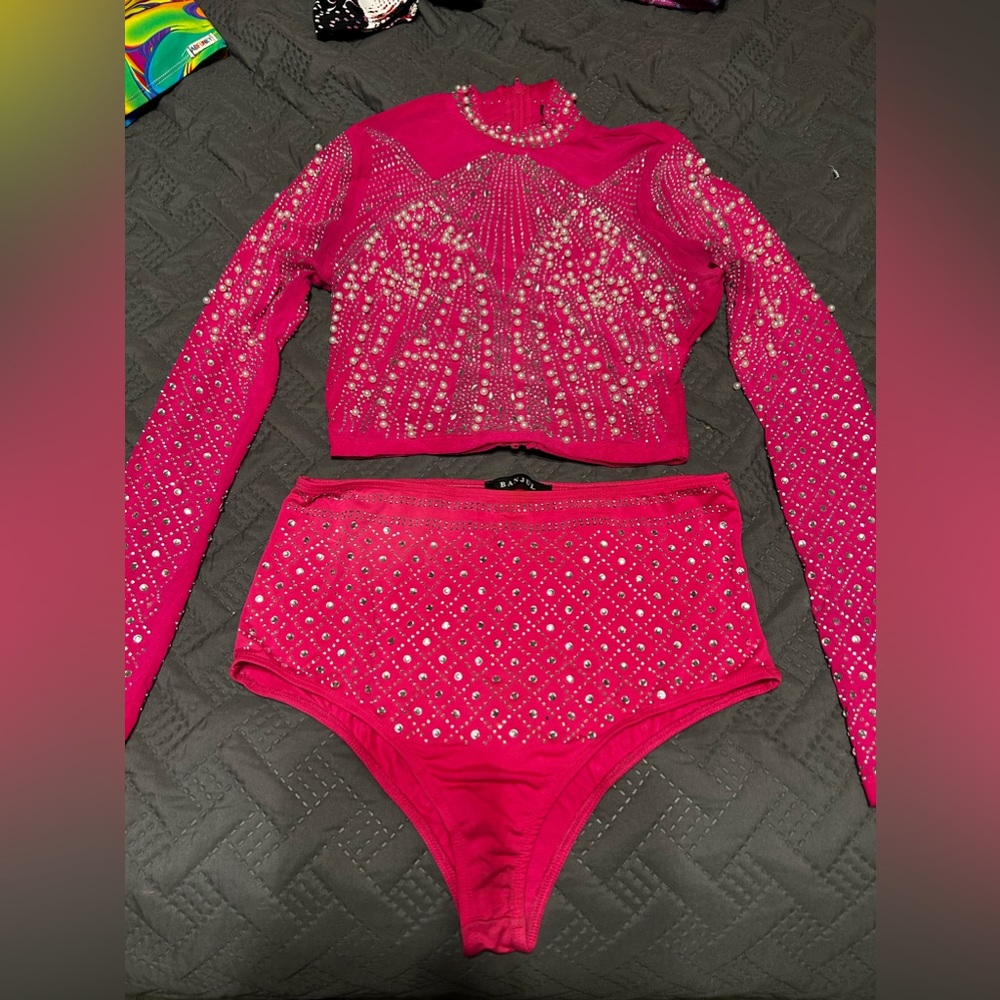 Hot pink set from iHeartRaves